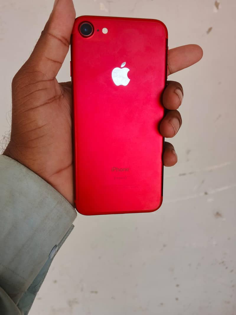 Apple iPhone 7 0