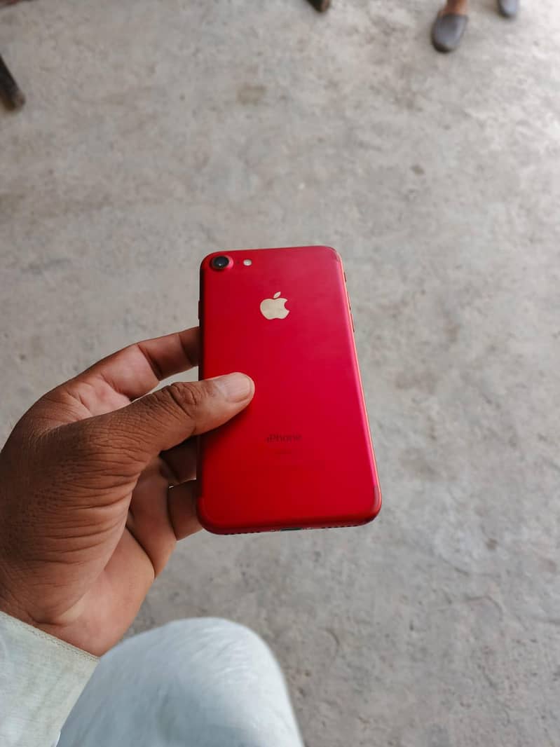 Apple iPhone 7 3
