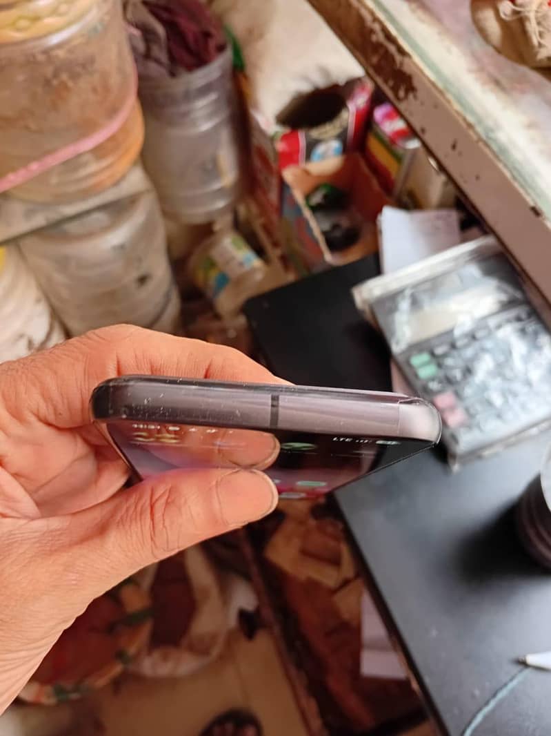 Google Pixel 8 3