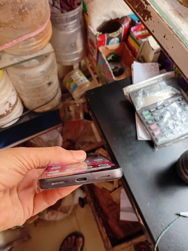 Google Pixel 8 5
