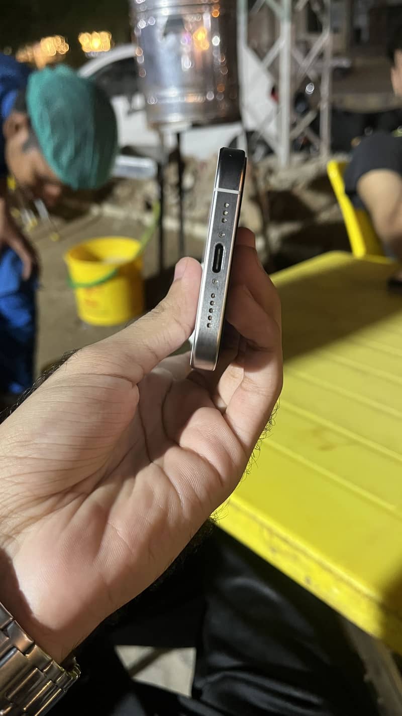 Apple iPhone 15 Pro 6