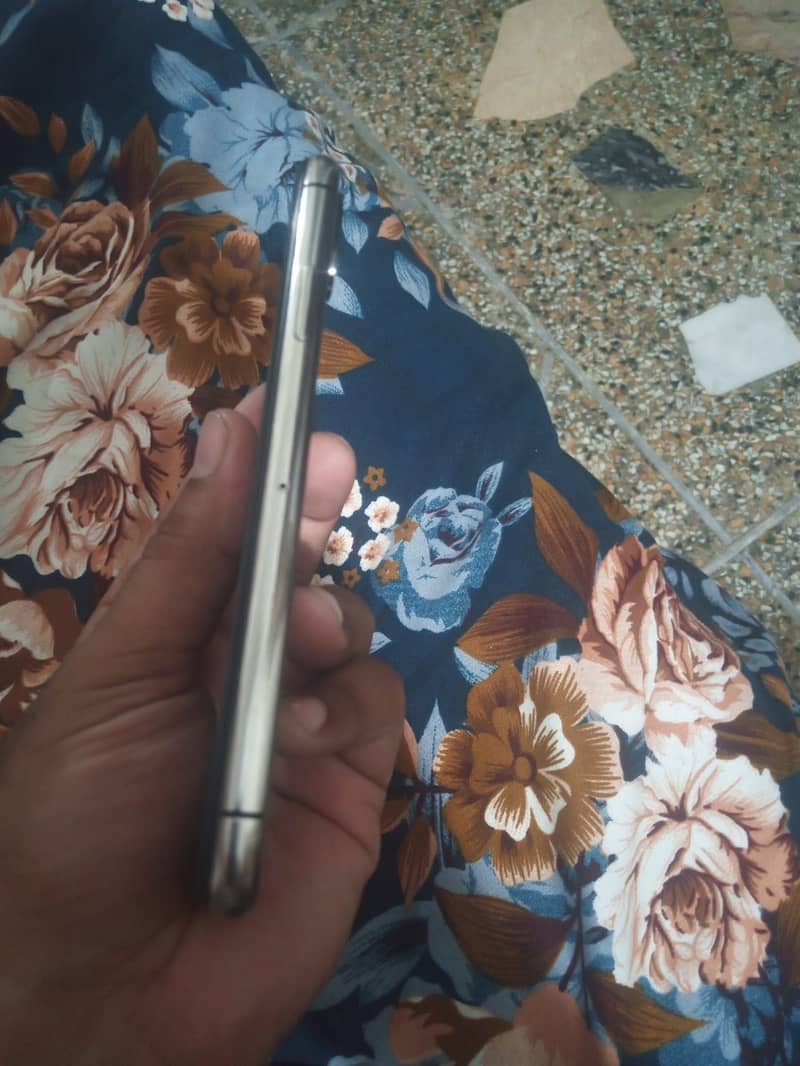 Apple iPhone X 1