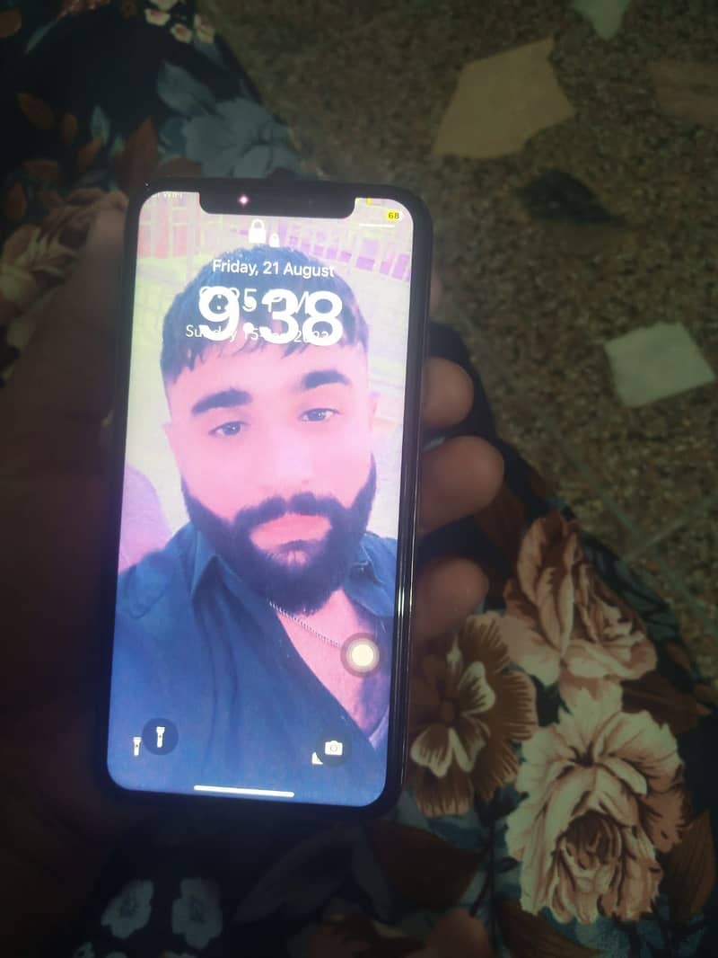 Apple iPhone X 3