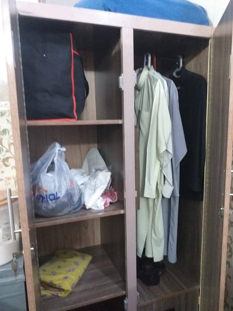 2 door wardrobe 1