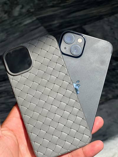 Apple iPhone 13