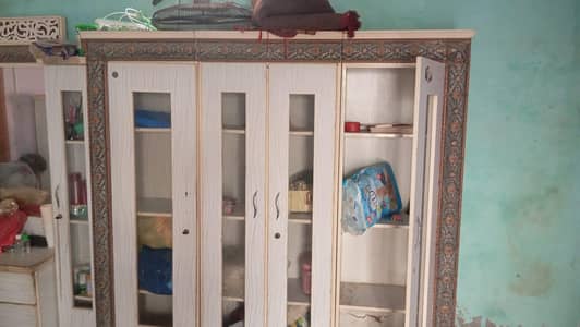 wood furniture side table bed singar maze sab pada hua hai jaldi sell