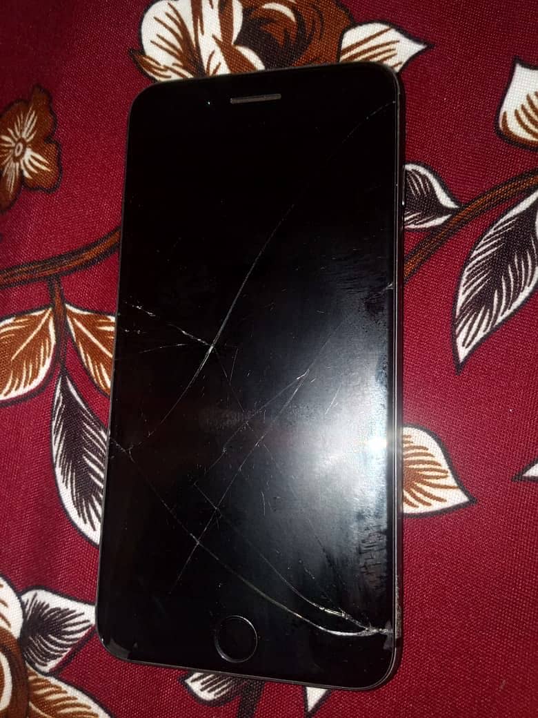 Apple iPhone 8 Plus 5