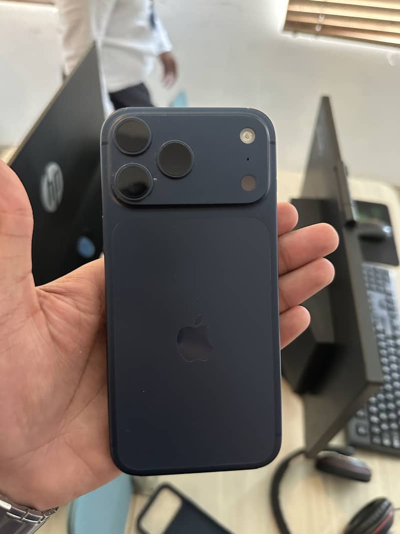 iPhone 17 Pro max 0