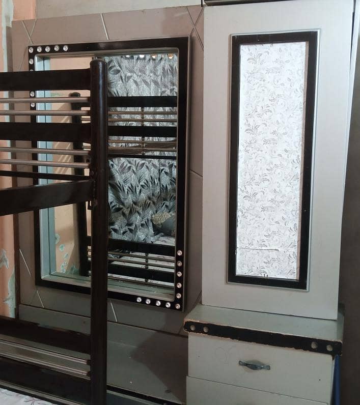 dressing table 0