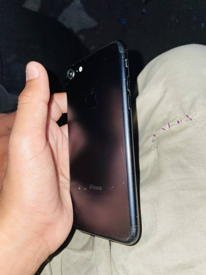 Apple iPhone 7 4