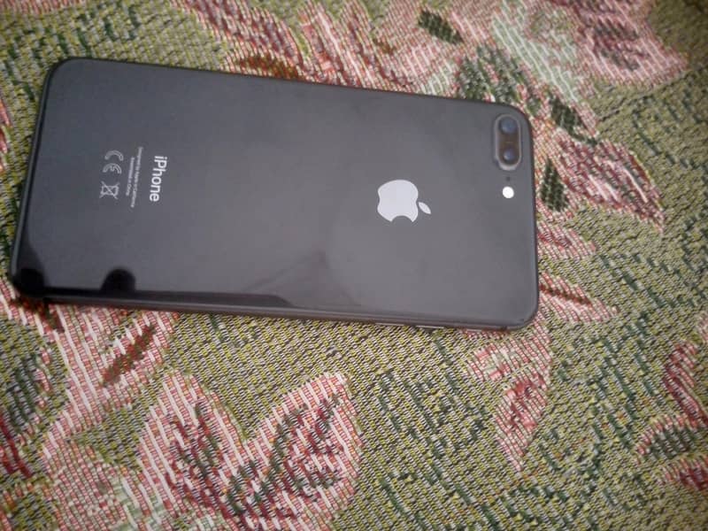 Apple iPhone 8 Plus 0