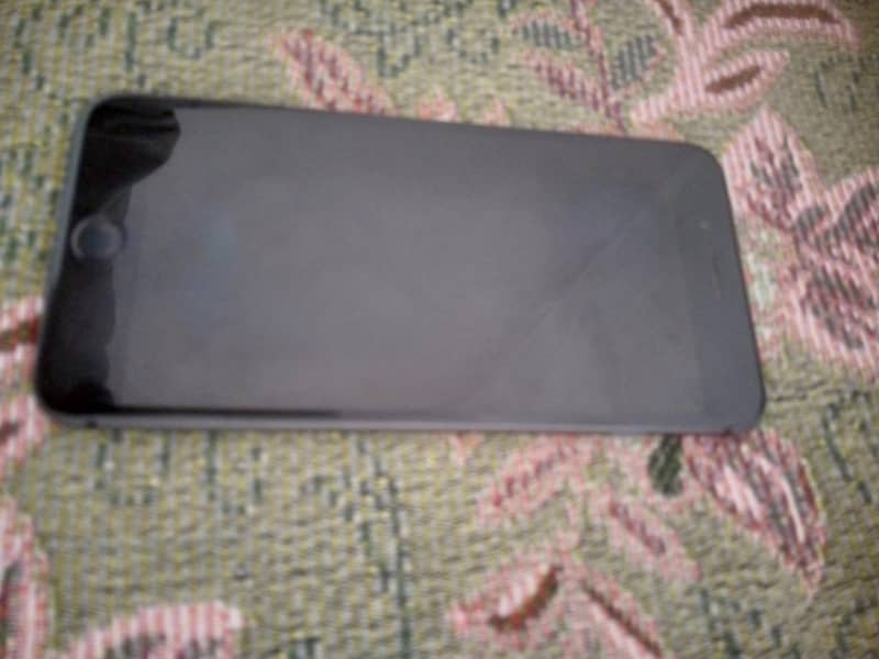 Apple iPhone 8 Plus 1