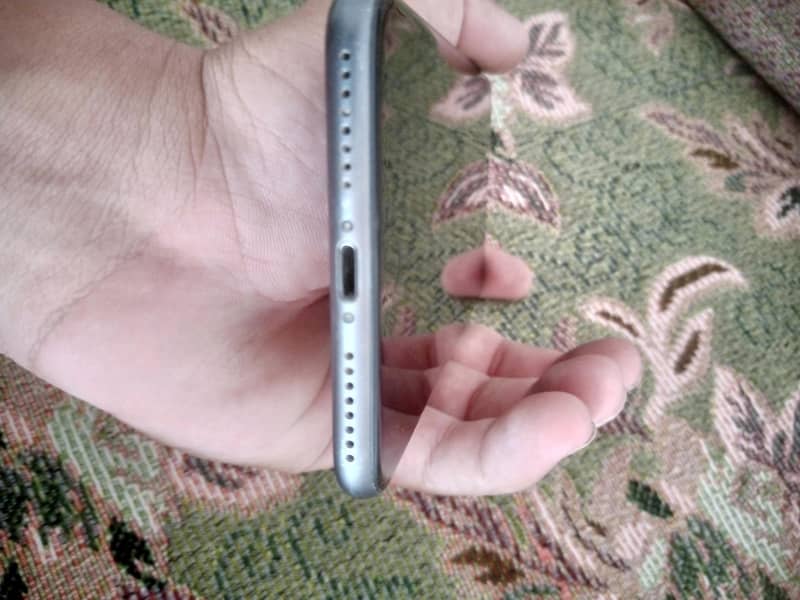 Apple iPhone 8 Plus 2