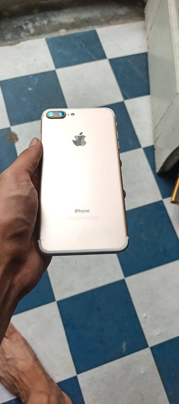 Apple iPhone 7 Plus 1