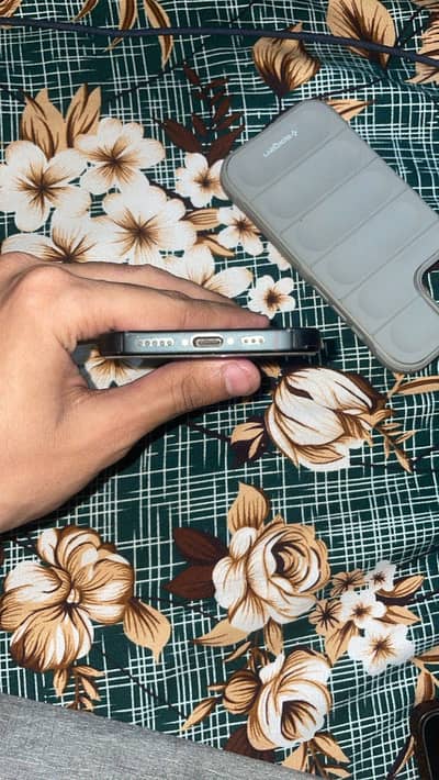 Apple iPhone 15