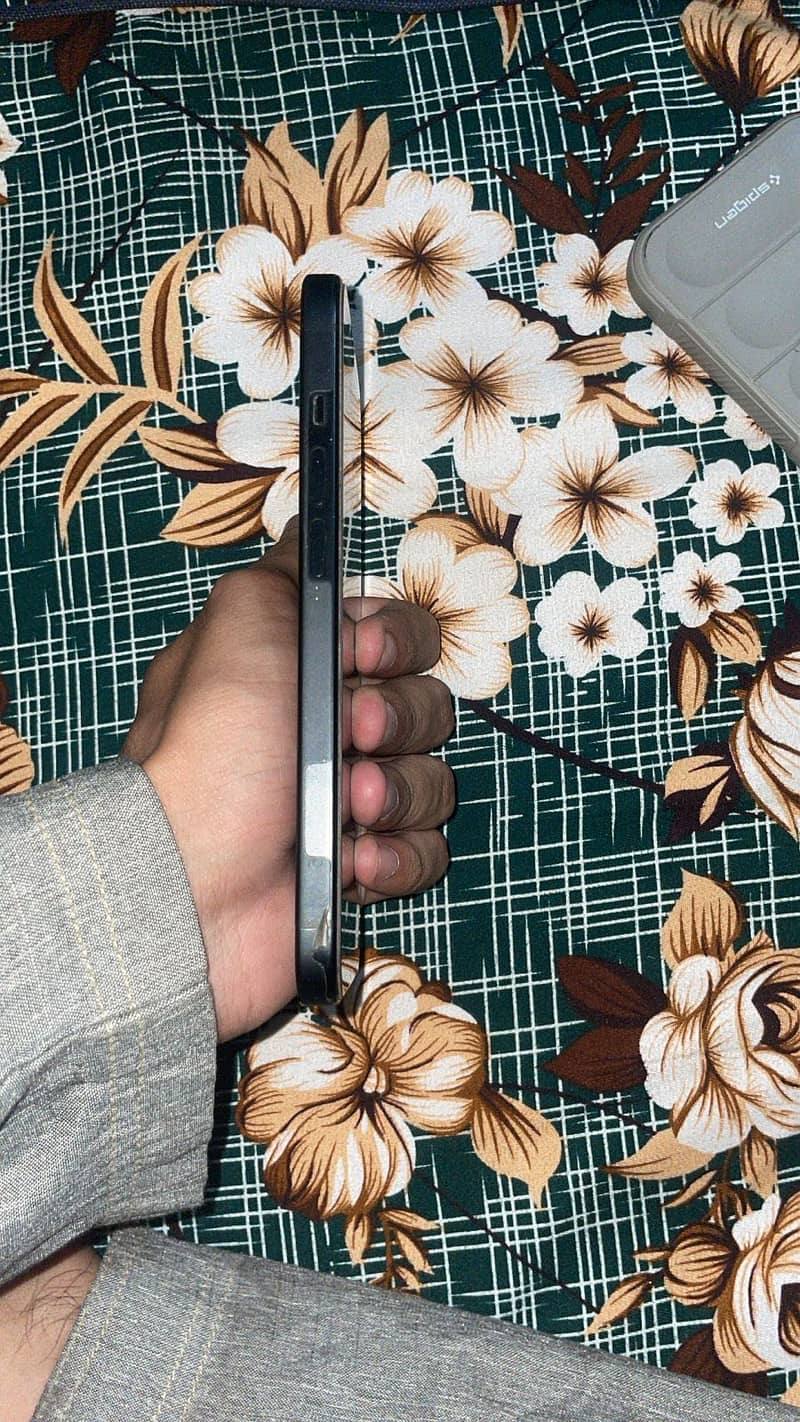 Apple iPhone 15 2