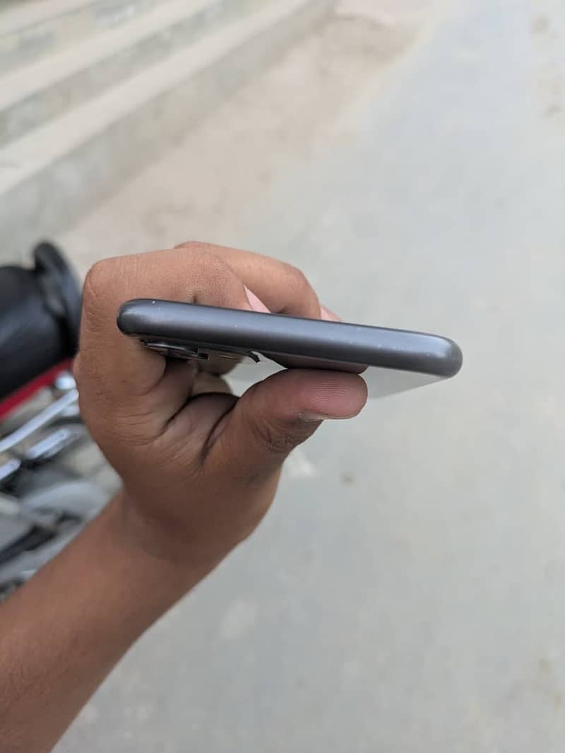 Apple iPhone 11 1