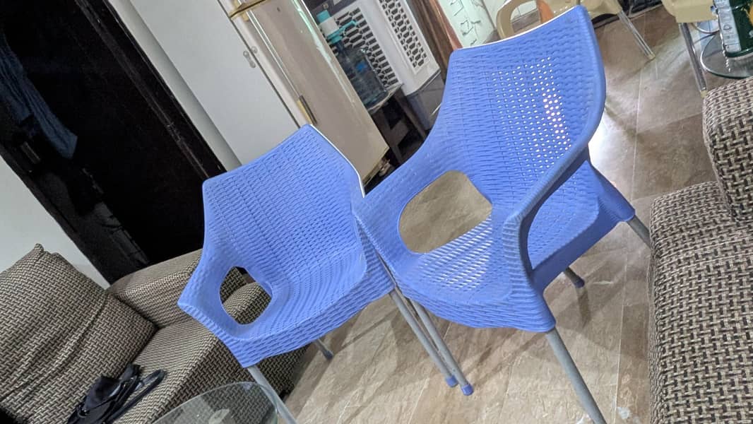 plastic chairs 1