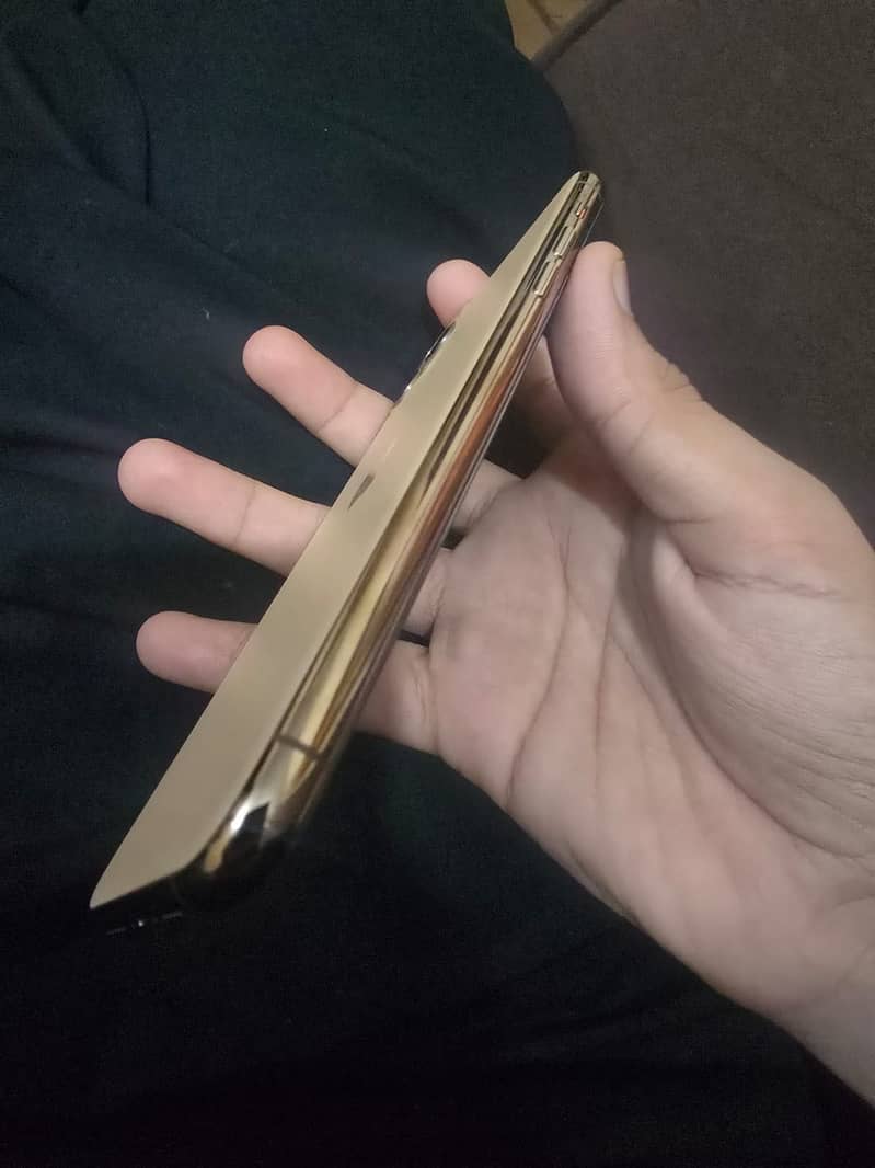 Apple iPhone 11 Pro Max 3
