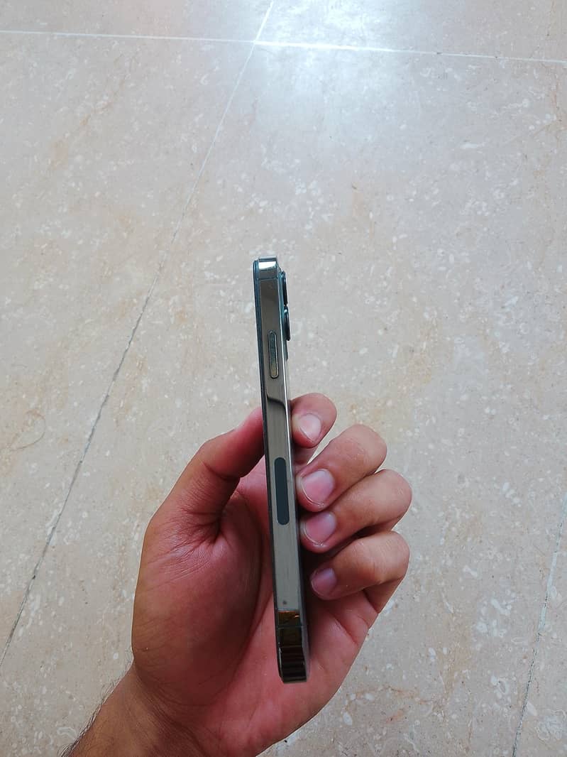Apple iPhone 12 Pro 1