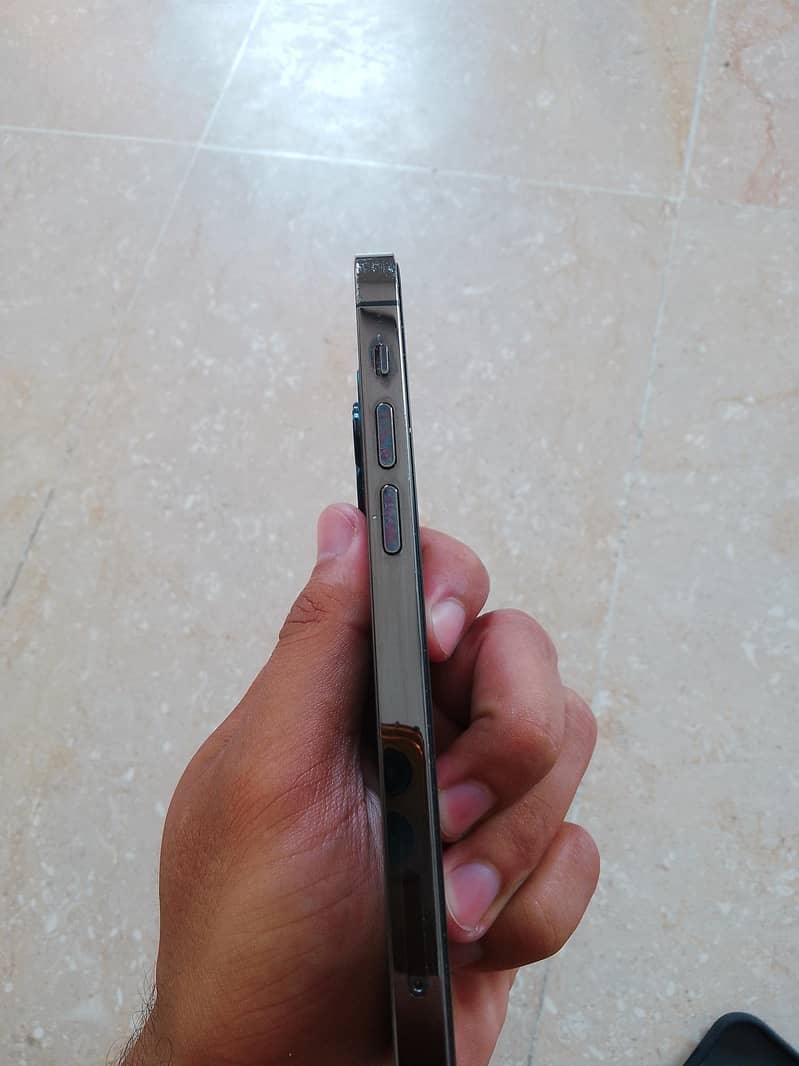 Apple iPhone 12 Pro 2