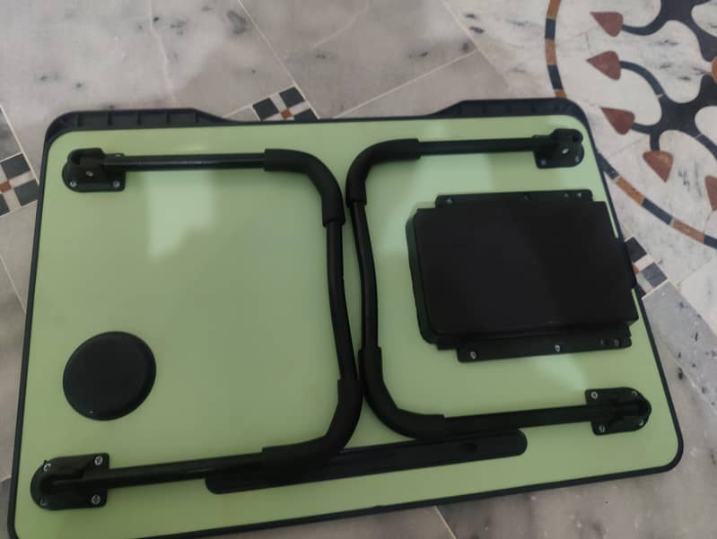 Foldable Laptop Table 4