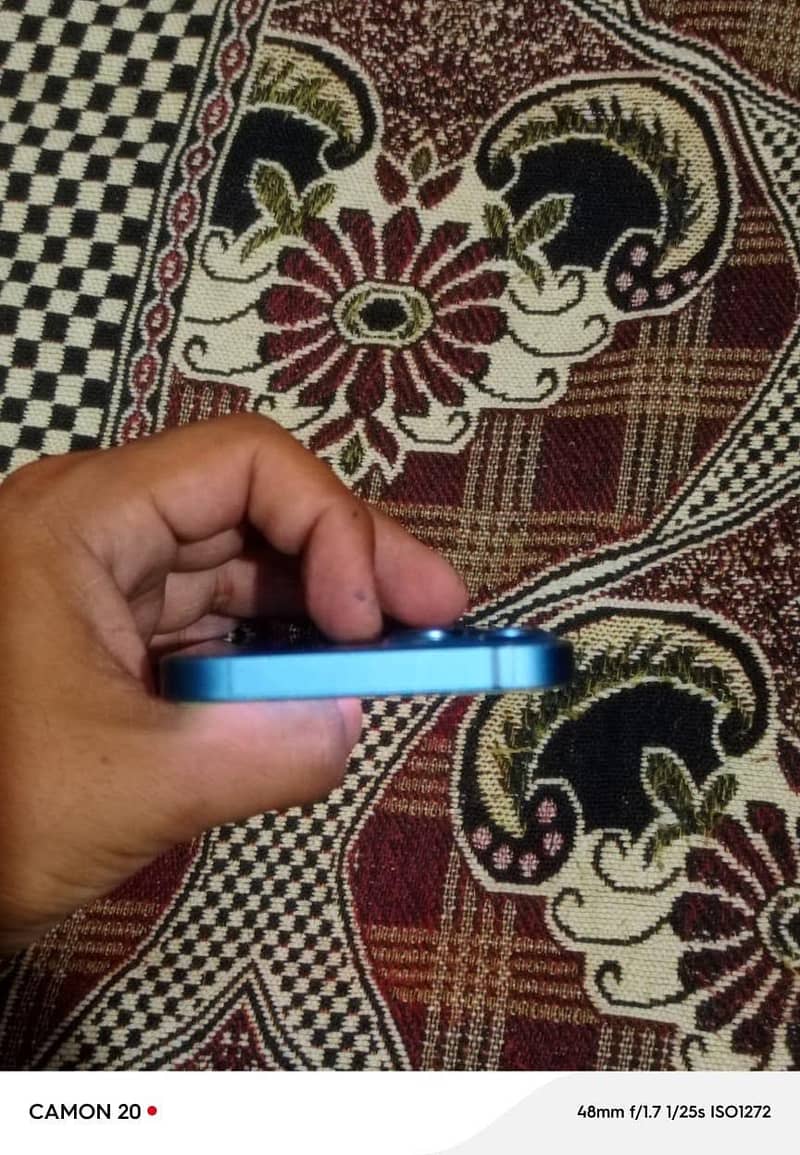 Apple iPhone 13 1