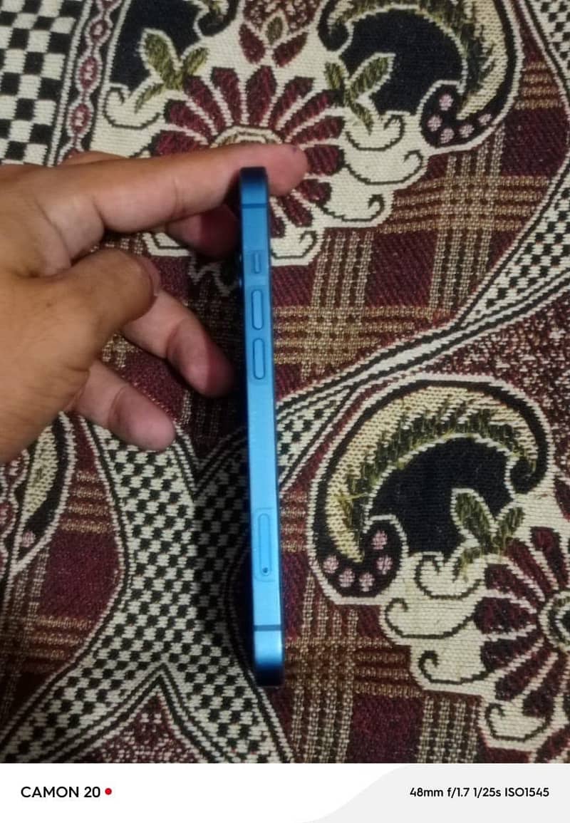 Apple iPhone 13 2