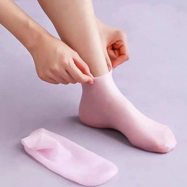 [Bundle Of 2] Moisturizing Socks Silicone Gel Heel Pad Socks Skin Color & Half Heel Pads