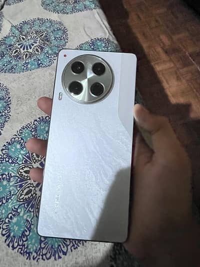 Tecno CAMON 30