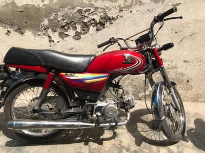 honda 70 for Sall call me03028949231  WhatsApp bayo matak  all paper