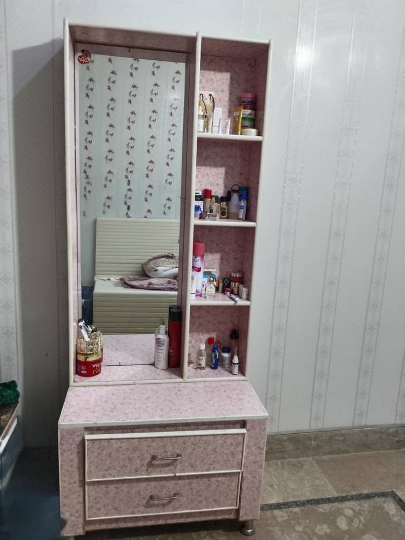 Dressing Table 0