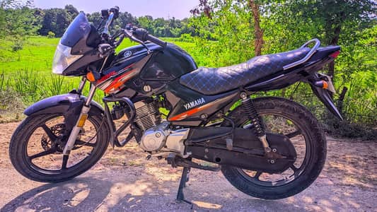 selling My Yamaha ybr 125 model 2019