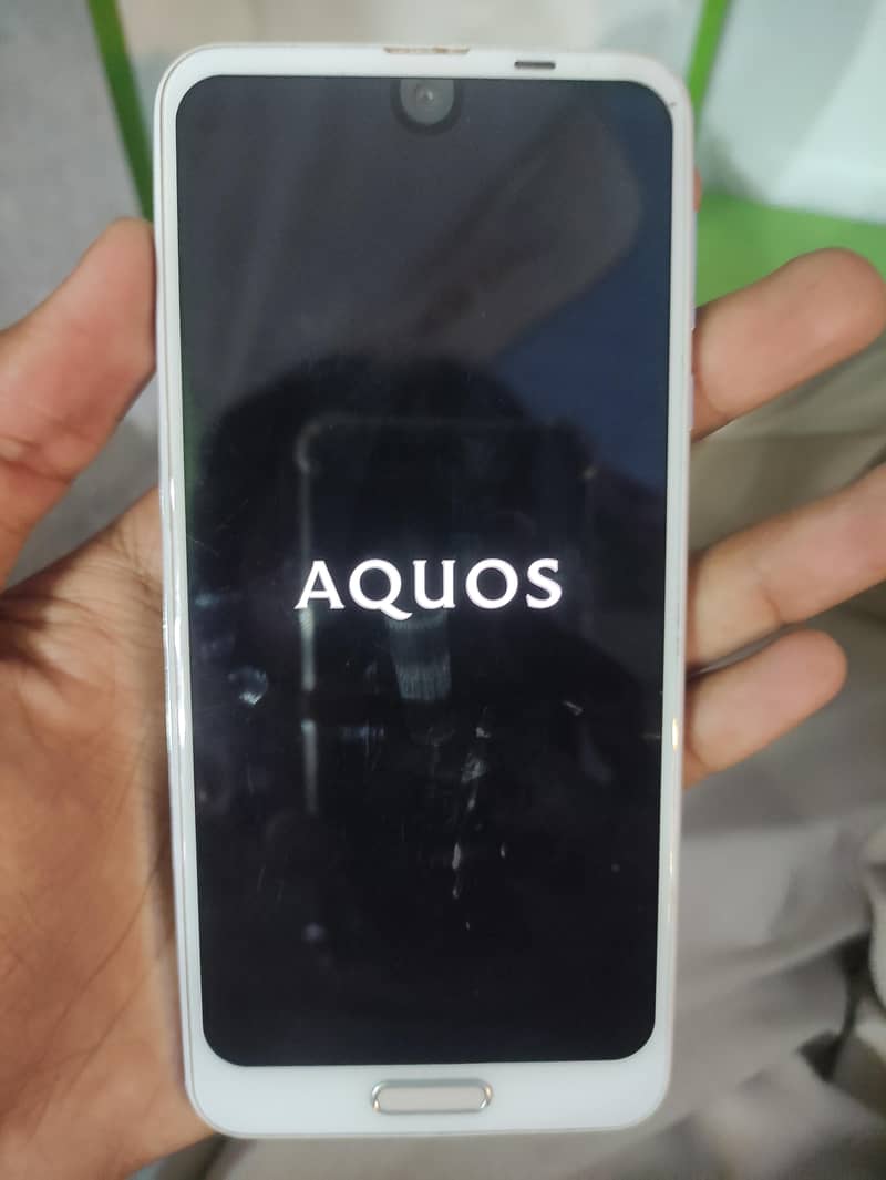 Sharp Aquos R2 1