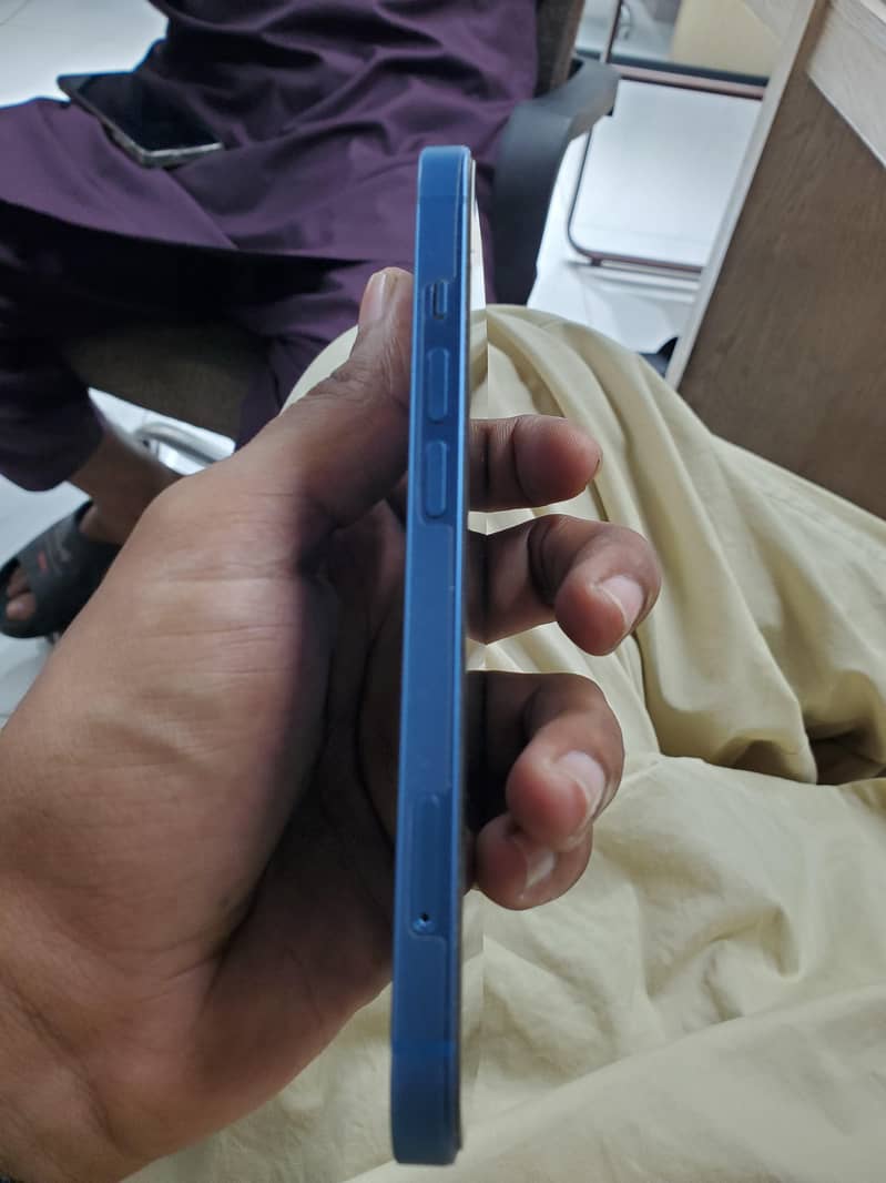 Apple iPhone 13 1
