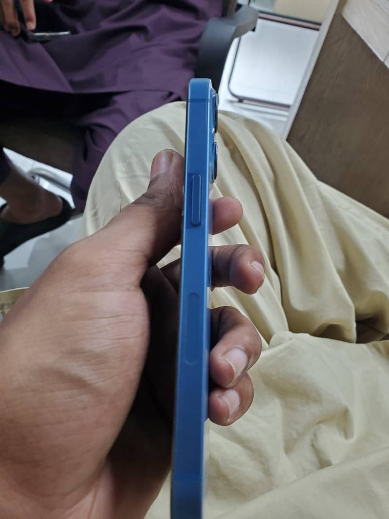 Apple iPhone 13 3