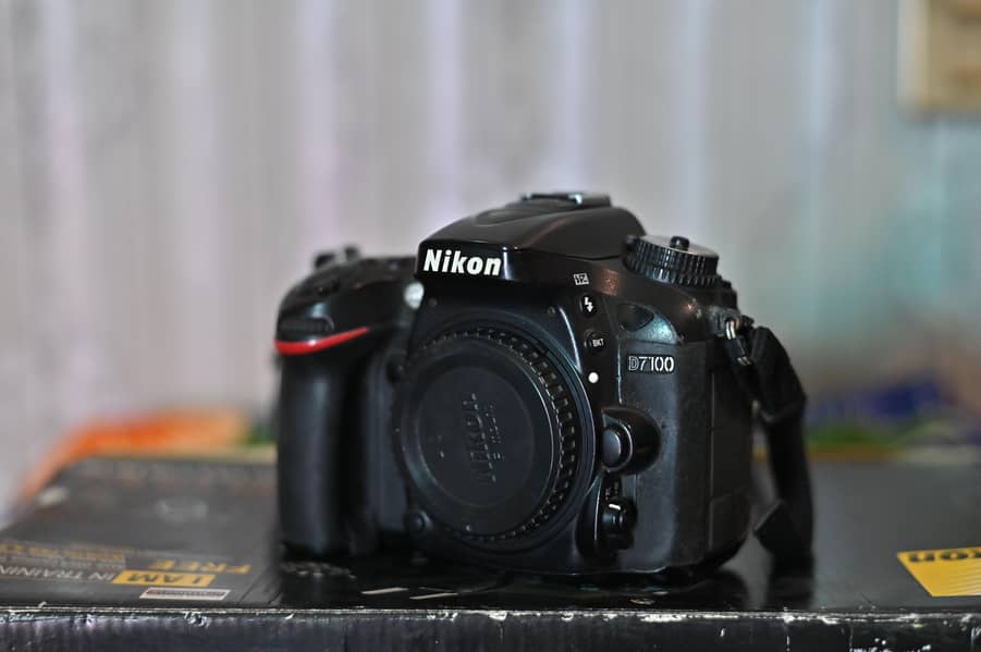 Nikon D7100 0