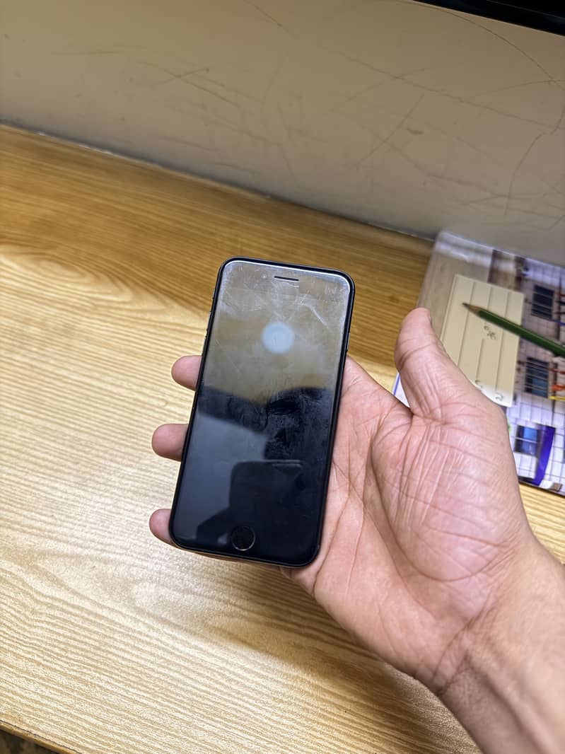 Apple iPhone SE 6