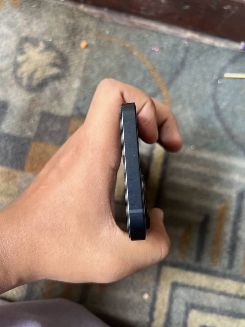 Apple iPhone 13 4