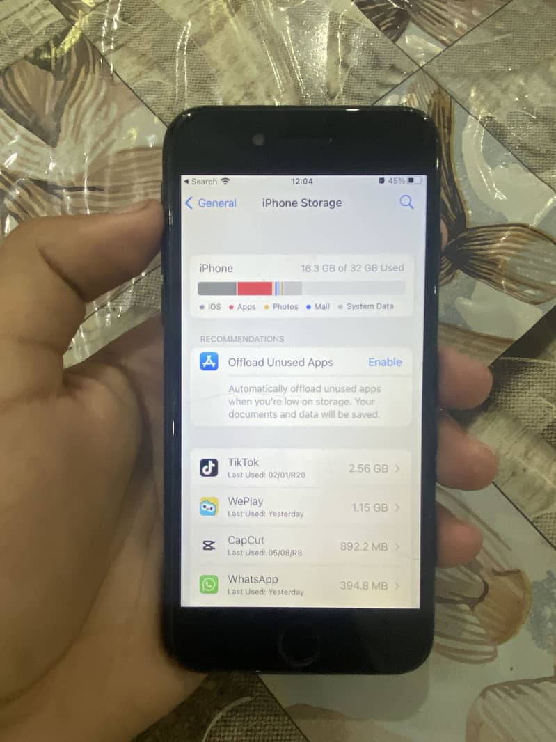 Apple iPhone 7 2