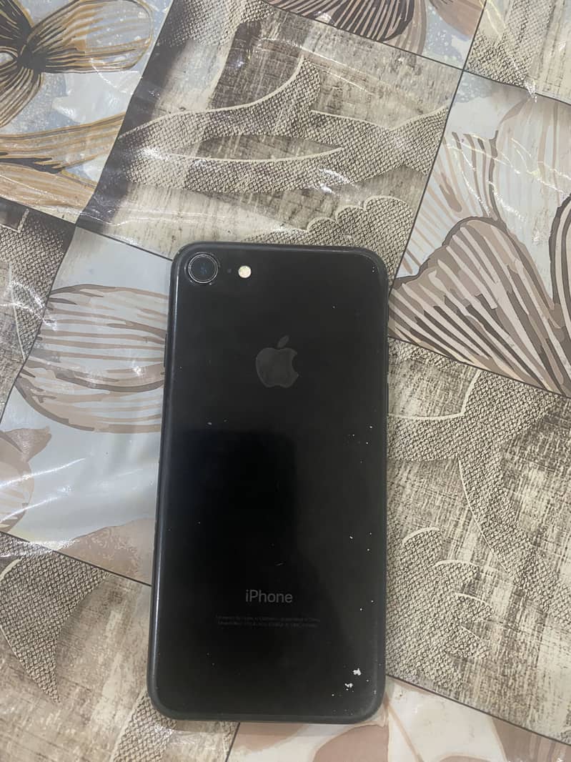 Apple iPhone 7 3