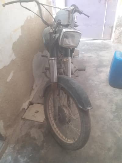 bionic bike hai all rag piston ka kaam hai bakye all ok hai mobile