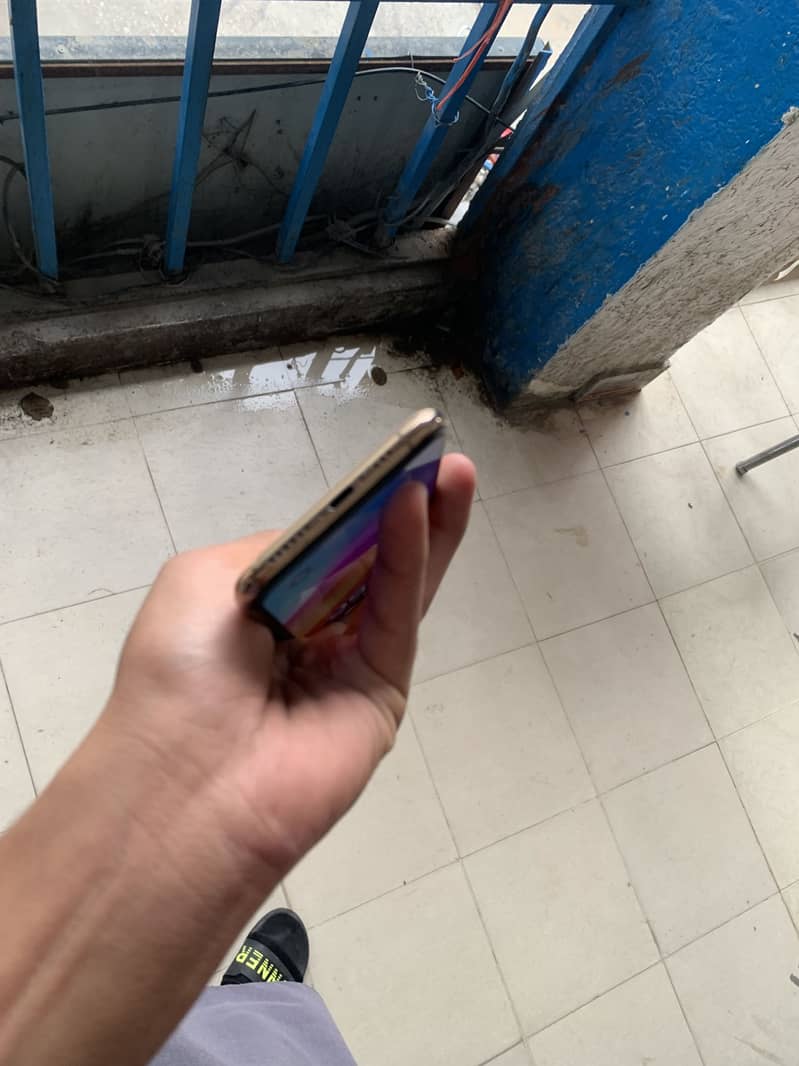 Apple iPhone X 2