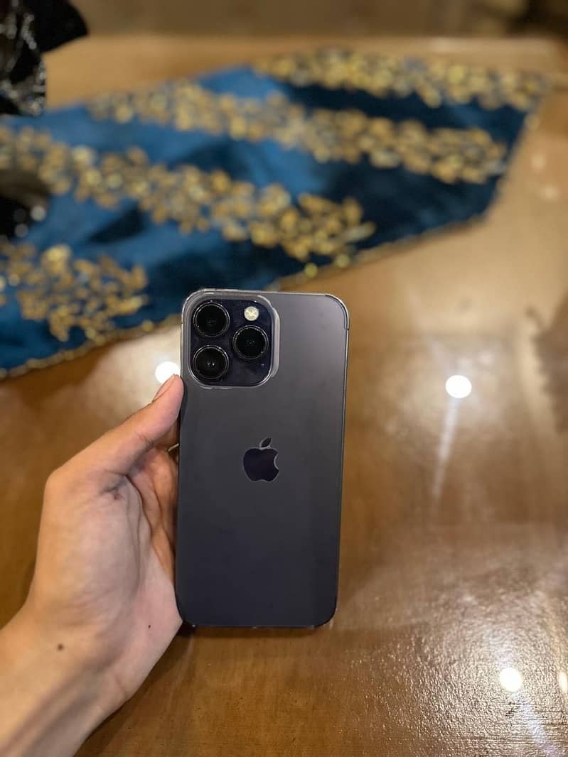 Apple iPhone 14 Pro Max 1