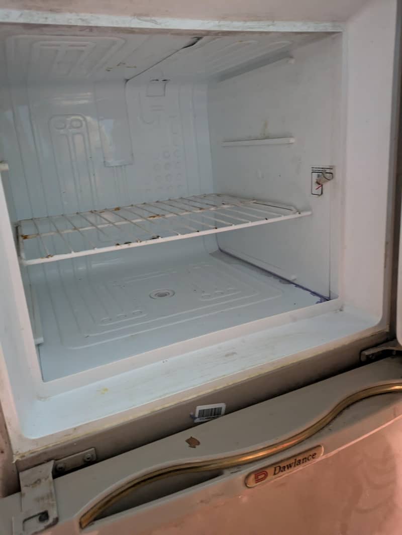 DAWLANCE FRIDGE 3
