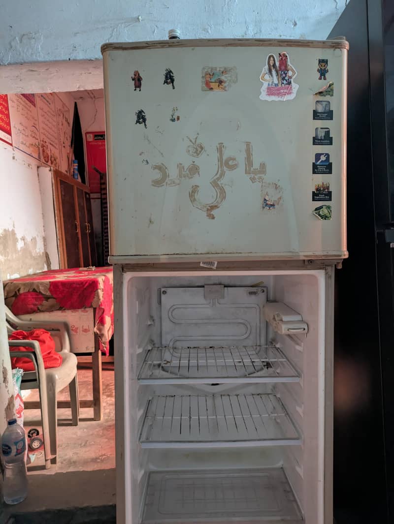 DAWLANCE FRIDGE 6