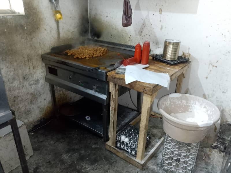 فاسٹ فوڈ مکمل سامان 10