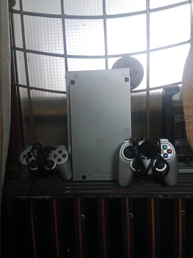 ps3 with 2 controllers 0