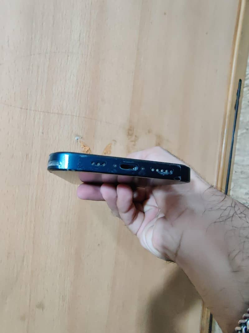 Apple iPhone 13 3