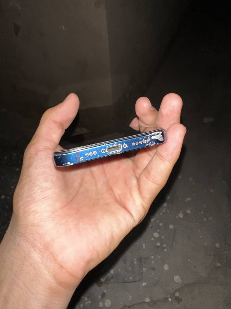iPhone 12. exchange possible 5